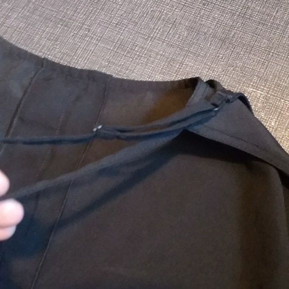 FLOWY KK ADJUST STRAP TOP CUTE - Picture 3 of 7